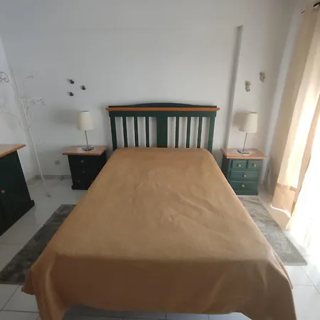 Downtown 3 Bedrooms Balcony Flat Διαμέρισμα *