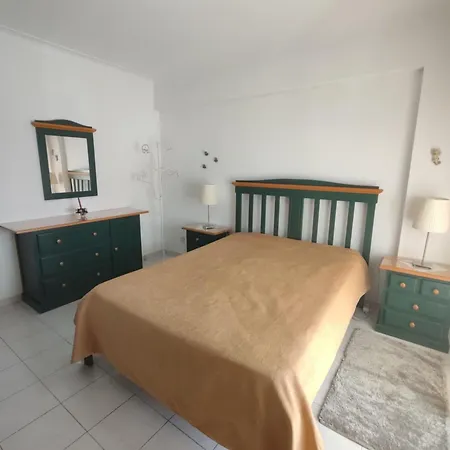 Downtown 3 Bedrooms Balcony Flat Λάγος