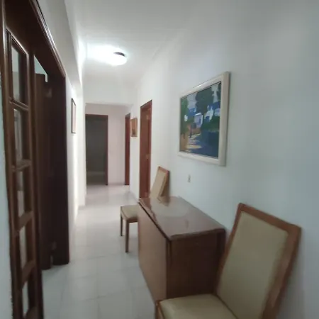 Downtown 3 Bedrooms Balcony Flat Apartment *
